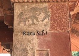 Frescoes and murals in Fatehpur Sikri