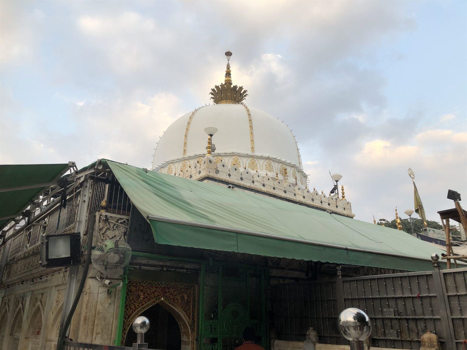 In the Chisti Dargah in Ajmer : The Hindu – Rana Safvi