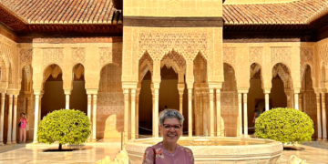 Court of the Lions (Patio de los Leones), Nasirid Palaces, Alhambra, Spain